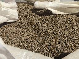 Гранули от борово дърво