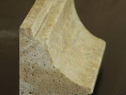 Карнизы из травертина