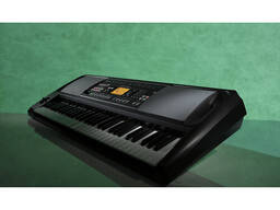 Korg EK-50 CSA Портативна 61-клавишна аранжорна клавиатура с латински стилове